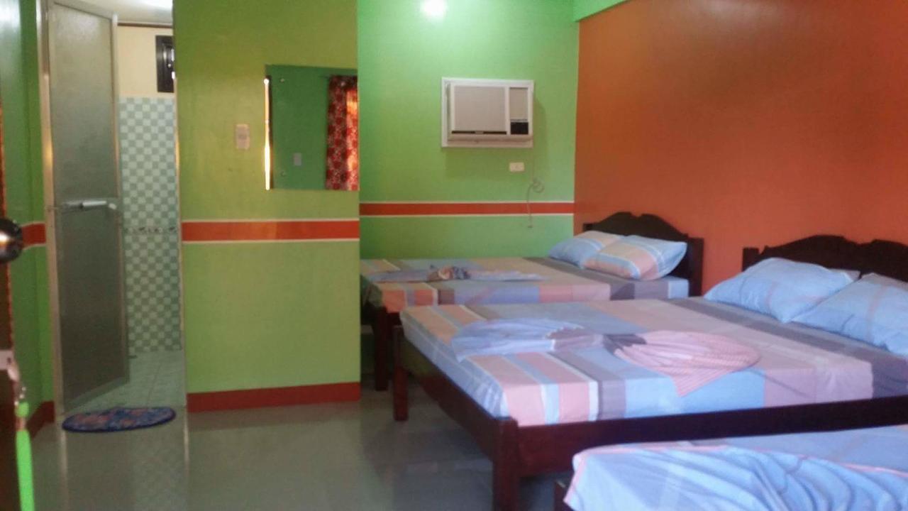 Queen Of Isle Cottages And Restaurant Puerto Galera Exterior photo