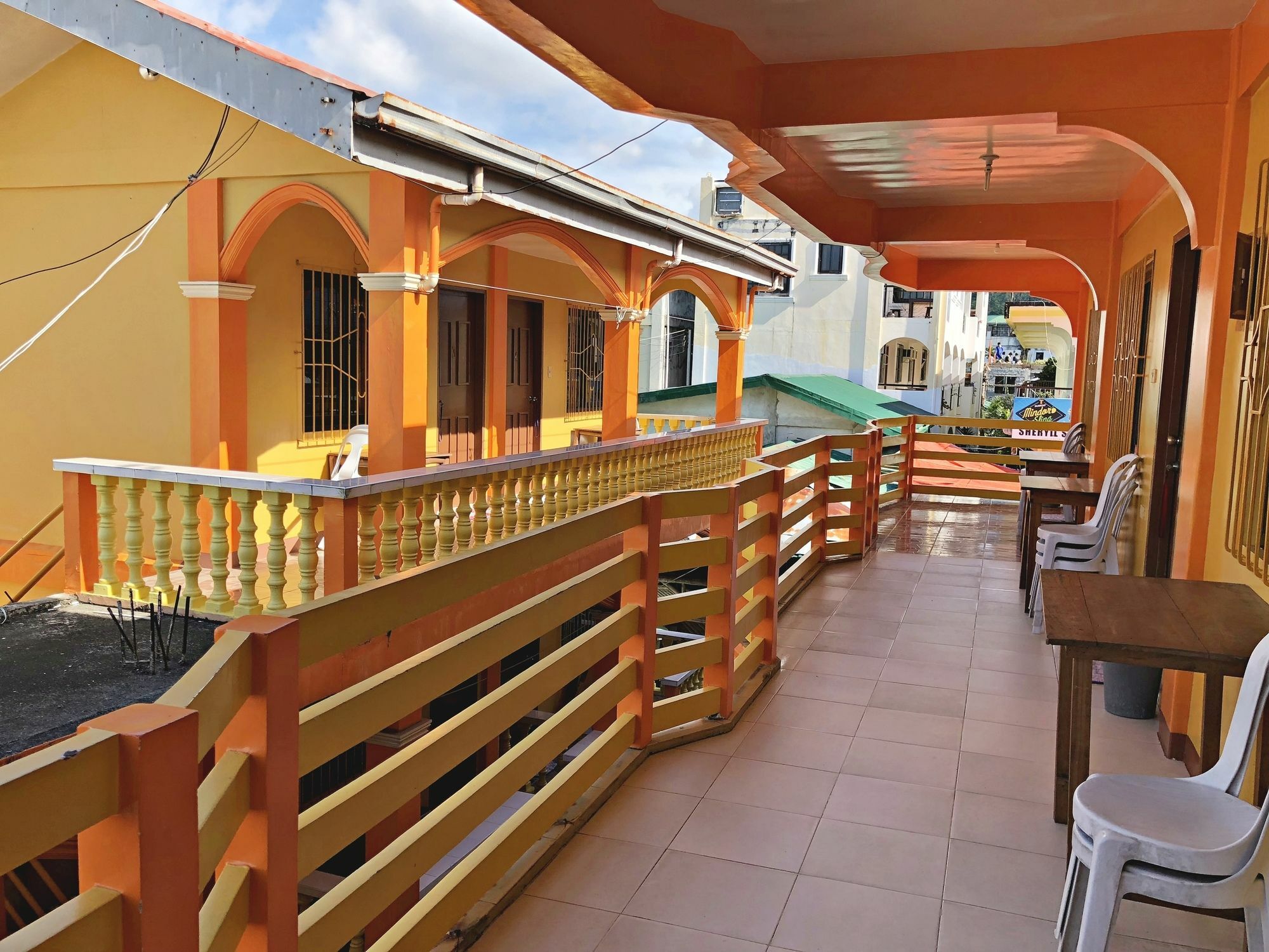 Queen Of Isle Cottages And Restaurant Puerto Galera Exterior photo