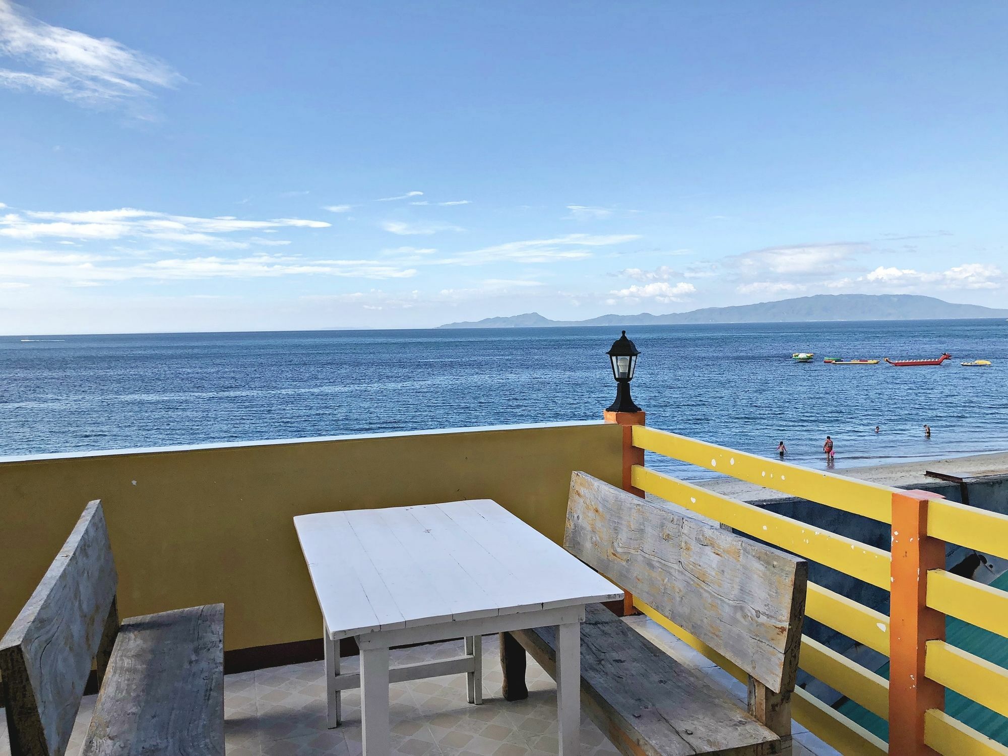 Queen Of Isle Cottages And Restaurant Puerto Galera Exterior photo